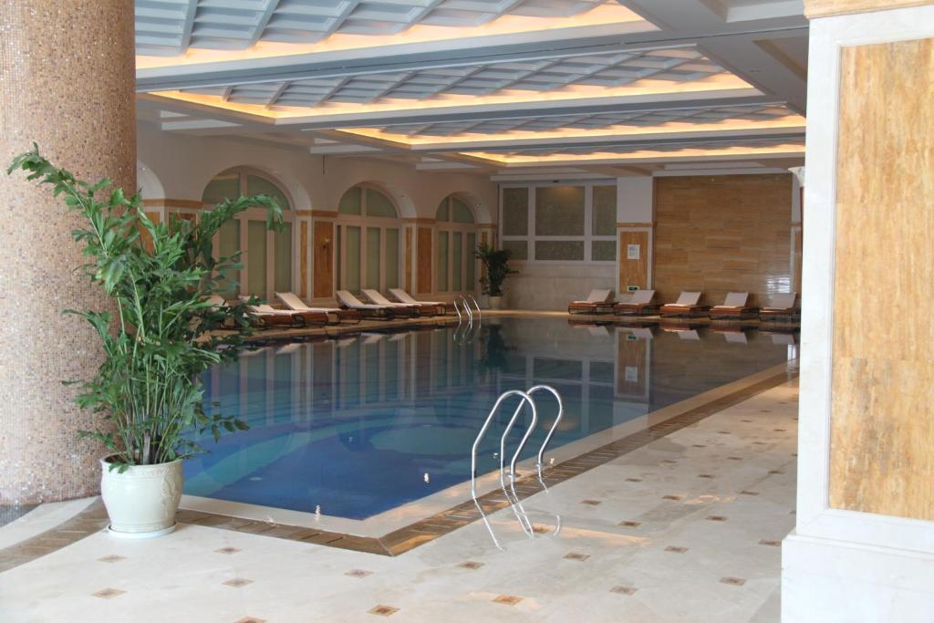 Landison Green Town Hotel Xinchang Εξωτερικό φωτογραφία