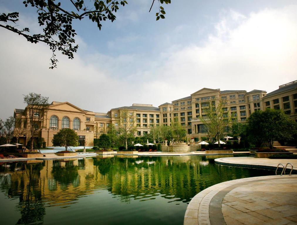 Landison Green Town Hotel Xinchang Εξωτερικό φωτογραφία